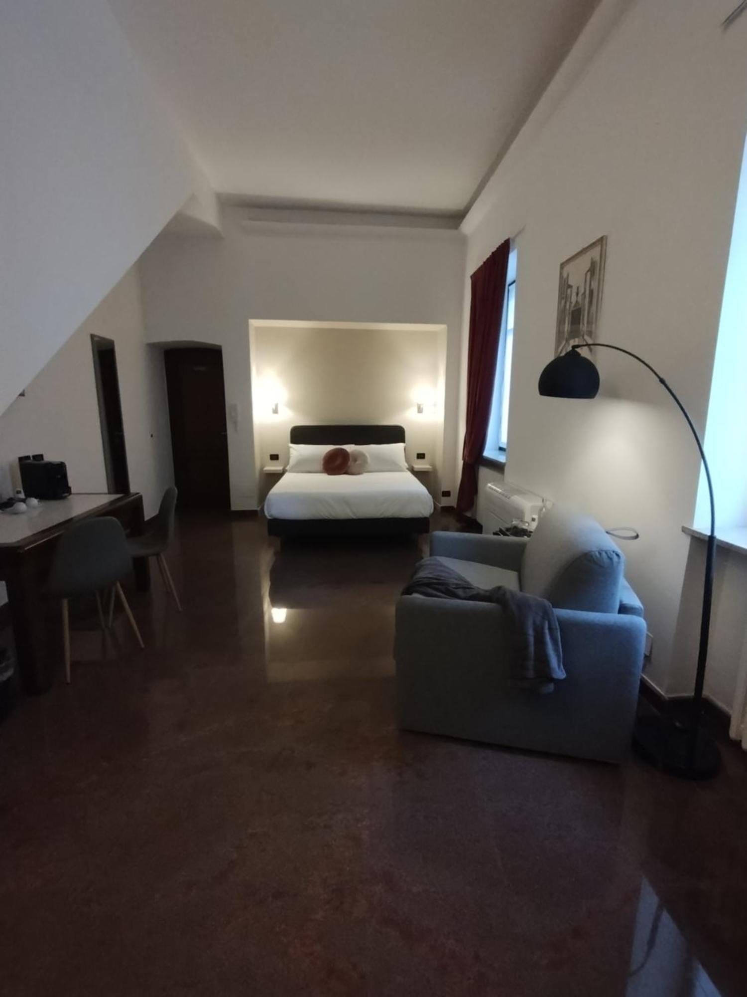 Palazzo Cusani Charming Rooms ヴェルチェッリ エクステリア 写真