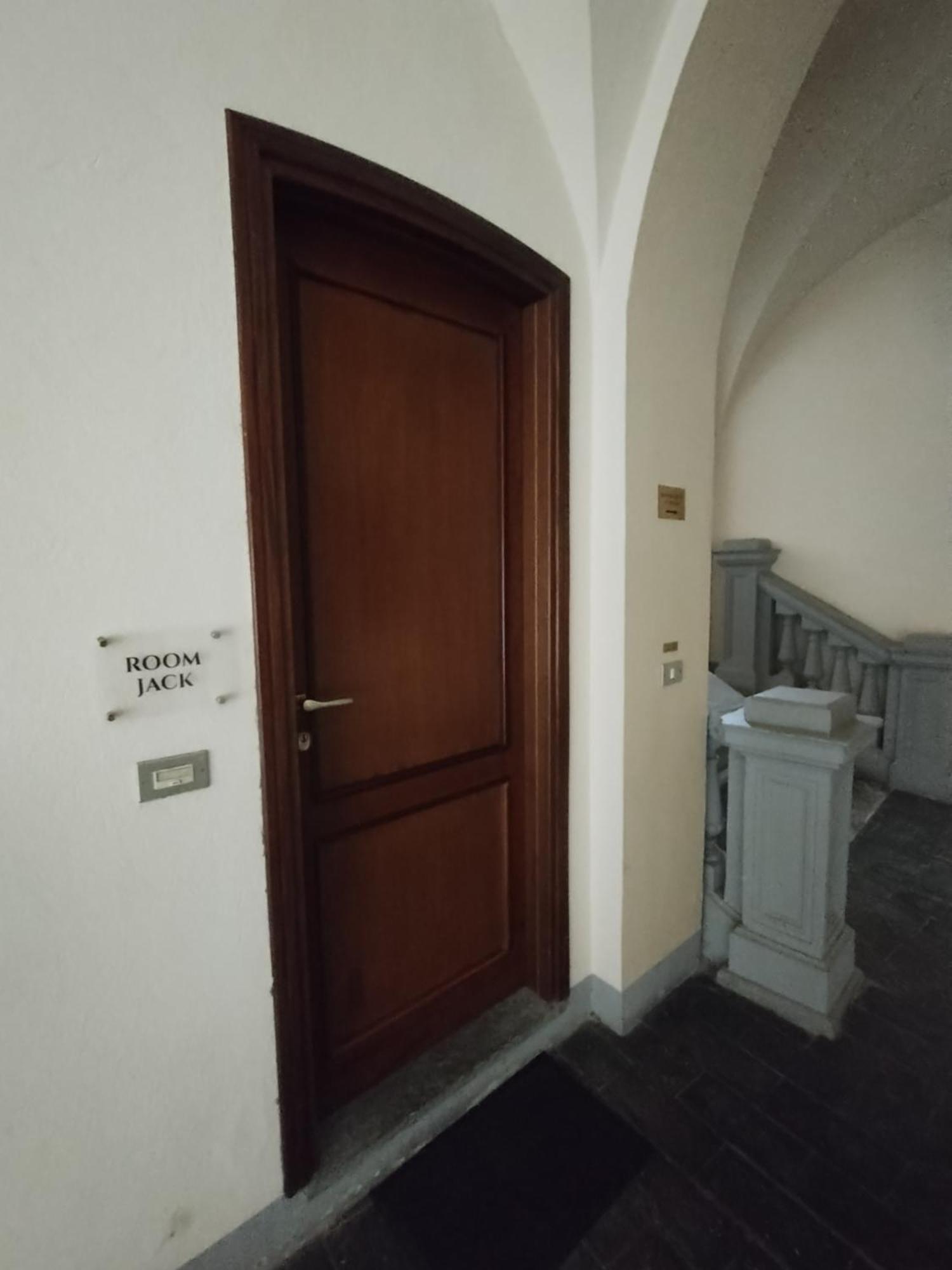Palazzo Cusani Charming Rooms ヴェルチェッリ エクステリア 写真