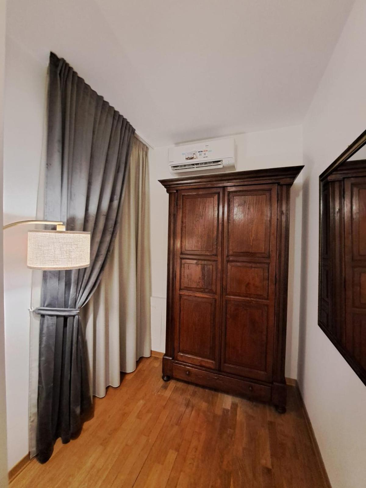 Palazzo Cusani Charming Rooms ヴェルチェッリ エクステリア 写真