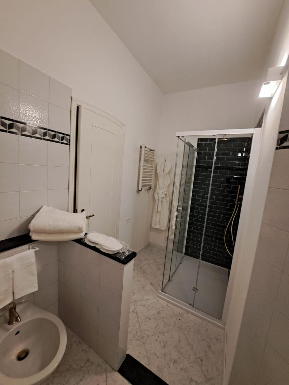 Palazzo Cusani Charming Rooms ヴェルチェッリ エクステリア 写真