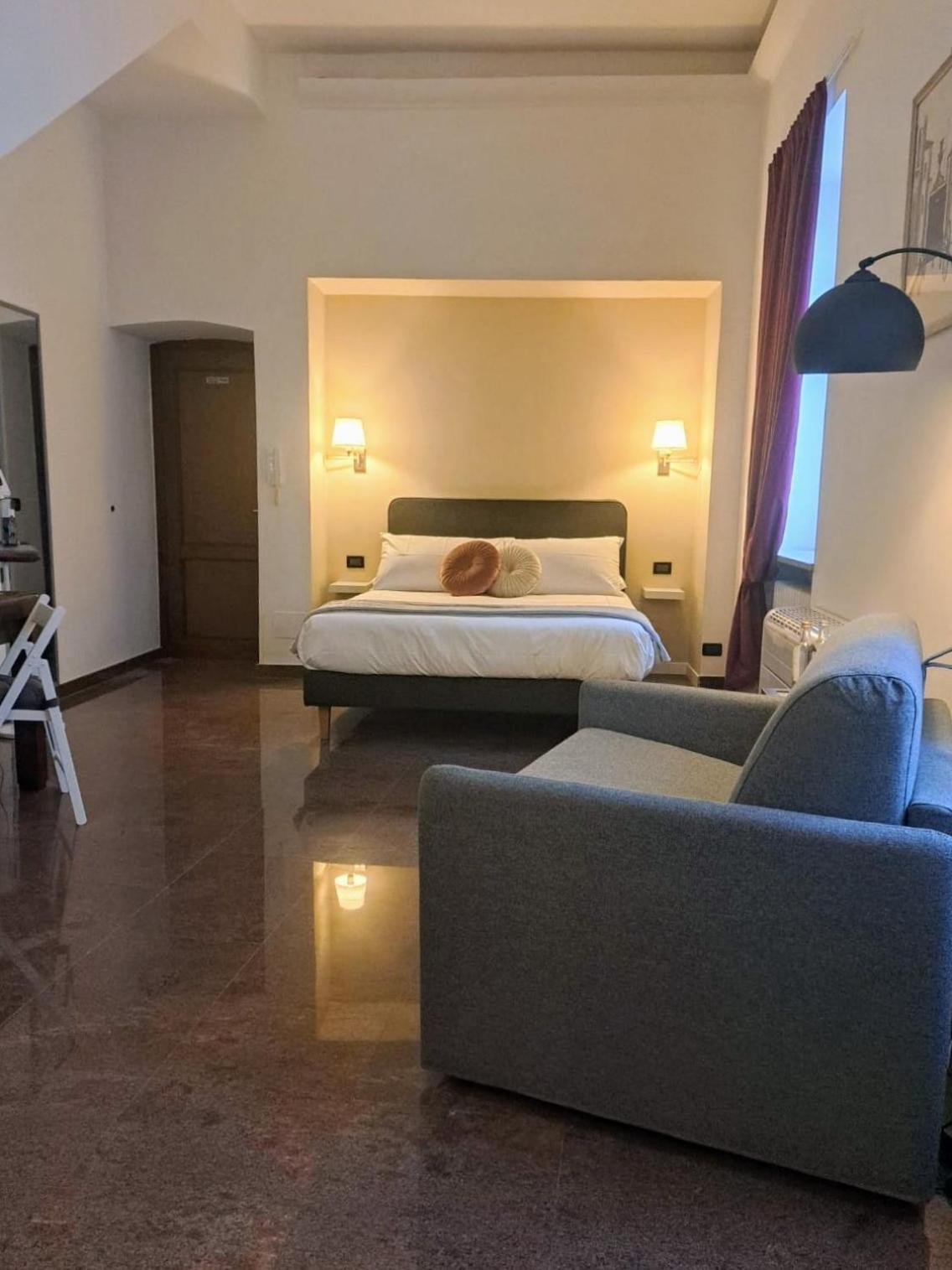 Palazzo Cusani Charming Rooms ヴェルチェッリ エクステリア 写真